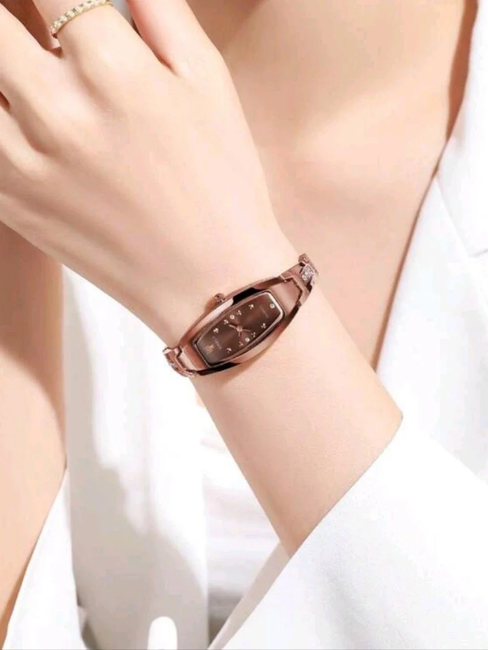 Women Brown Slim Elegant  CLassy Quartz Watch